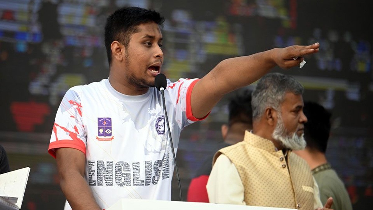 কয়েকটি দল সচিবালয়ে গিয়ে ডিসি ভাগাভাগি করছে: হাসনাত